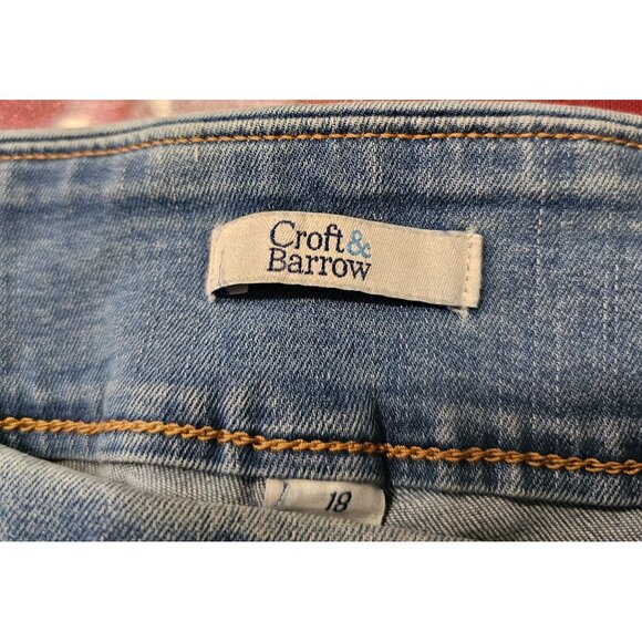 Croft & Barrow Womens Sz 18 Denim Capri Jeans W/Pockets Casual Comfort Stretchy - Picture 8 of 10